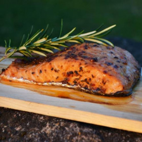 Planche aromatique en bois pour barbecue